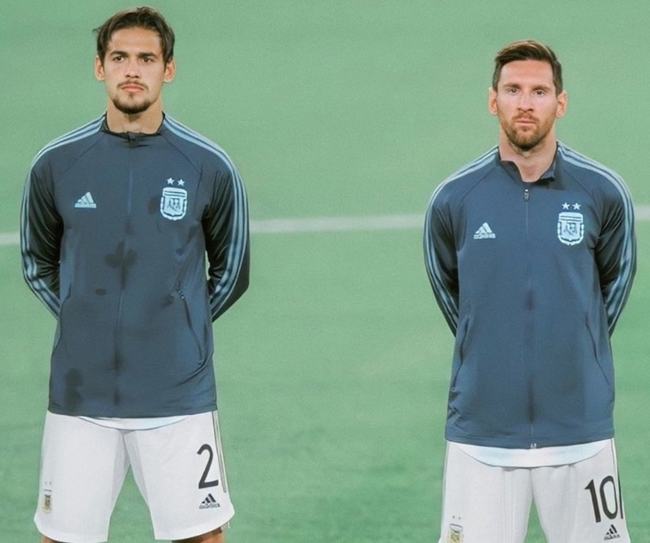 詹姆斯关键助攻锁定胜利（詹姆斯致命传球终结悬念）