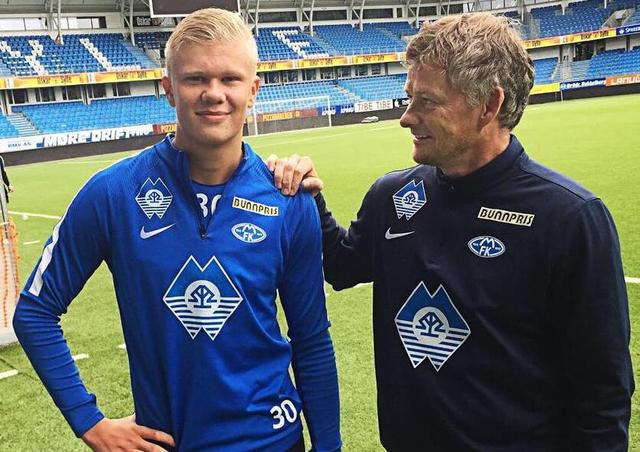 足球欧冠淘汰赛再次出现争议红牌（欧冠淘汰赛再现红牌争议）