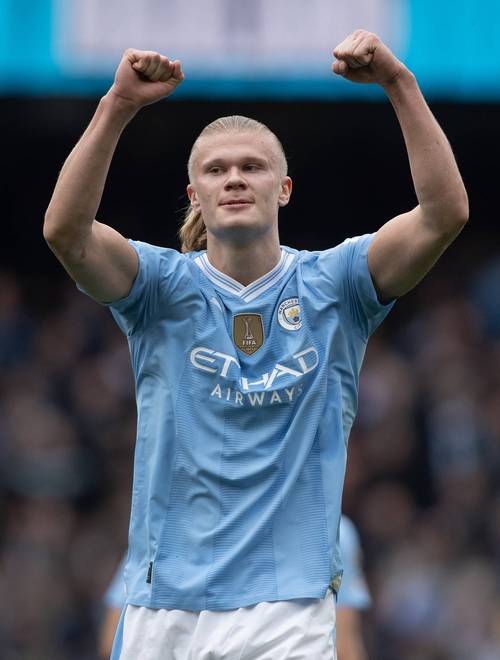 梅西杯开战，梅西和苏亚雷斯现场观战巴萨U16和河床U16的比赛（梅西杯揭幕：梅西与苏亚雷斯现场见证巴萨U16对阵河床U16）