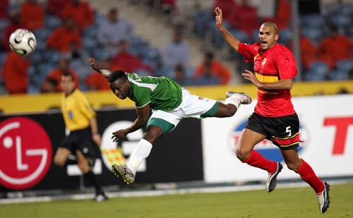 足球报：2026少壮派全力出击，中超至少7名本土主帅（足球报：2026年少壮派强势登场，中超本土主帅至少7位）