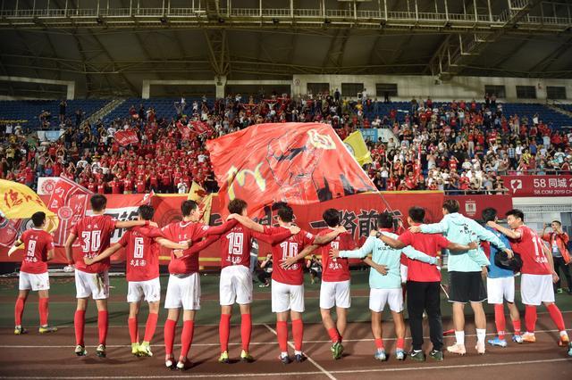 亚冠二级前瞻：万隆平局即可出线，曼谷联提前挺进淘汰赛（亚冠二级展望：万隆握平出线主动，曼谷联已锁定淘汰赛席位）