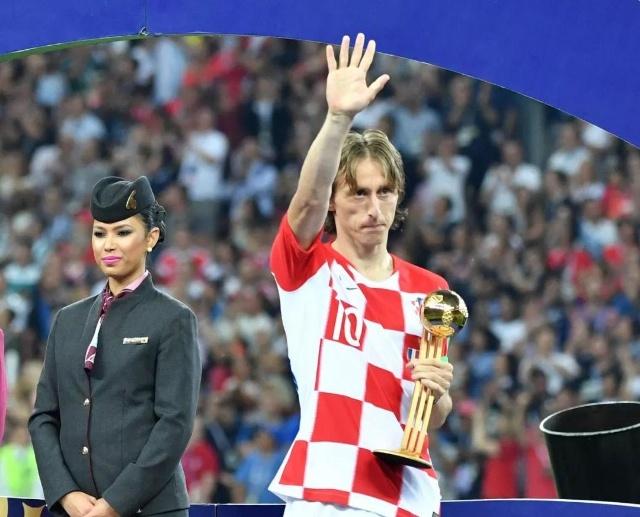 维希涅夫斯基：主场对阵荷兰是梦想，上场吃牌是因不懂规则（维希涅夫斯基：主场对阵荷兰是我的梦想，上场领牌只因不熟悉规则）