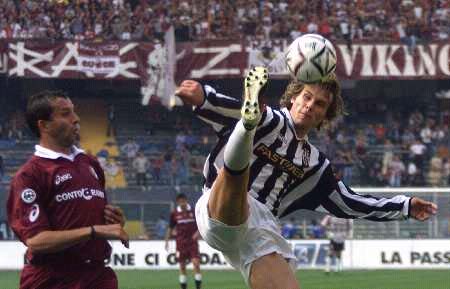 世界杯最新赛程曝光，传统豪门遭遇魔鬼分组（世界杯赛程新鲜出炉，老牌劲旅陷入死亡之组）