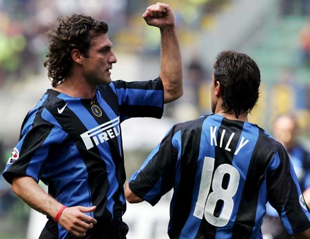 2025／26赛季英超：曼联vs伯恩茅斯！争四红魔撞上樱桃克星（2025／26英超焦点：曼联迎战伯恩茅斯，冲四之战遇樱桃克星）