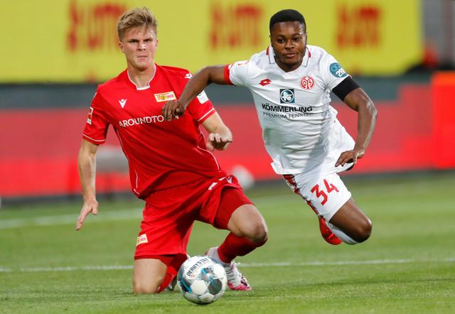 15岁道曼禁区内天秀回旋破门，青年欧冠阿森纳4-2逆转拜仁