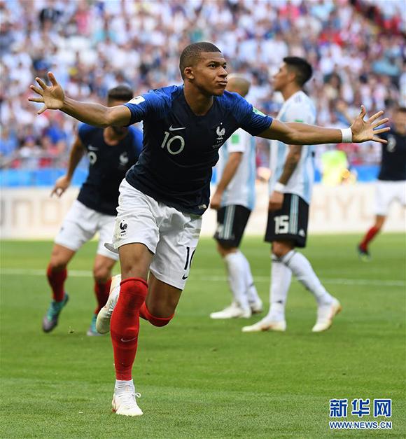 佩德里时隔1各月再为巴萨登场，送出28次传球，3次过人成功（佩德里一个月后复出为巴萨出战：28次传球、3次成功过人）