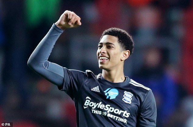 中国冰壶男队5连胜锁定循环赛前三 向米兰冬奥席位冲刺