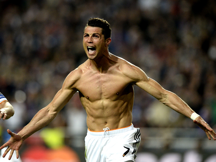 快船队记：伦纳德预计可以出战明天对阵独行侠的背靠背比赛（快船记者：伦纳德有望出战明日对阵独行侠的背靠背比赛）