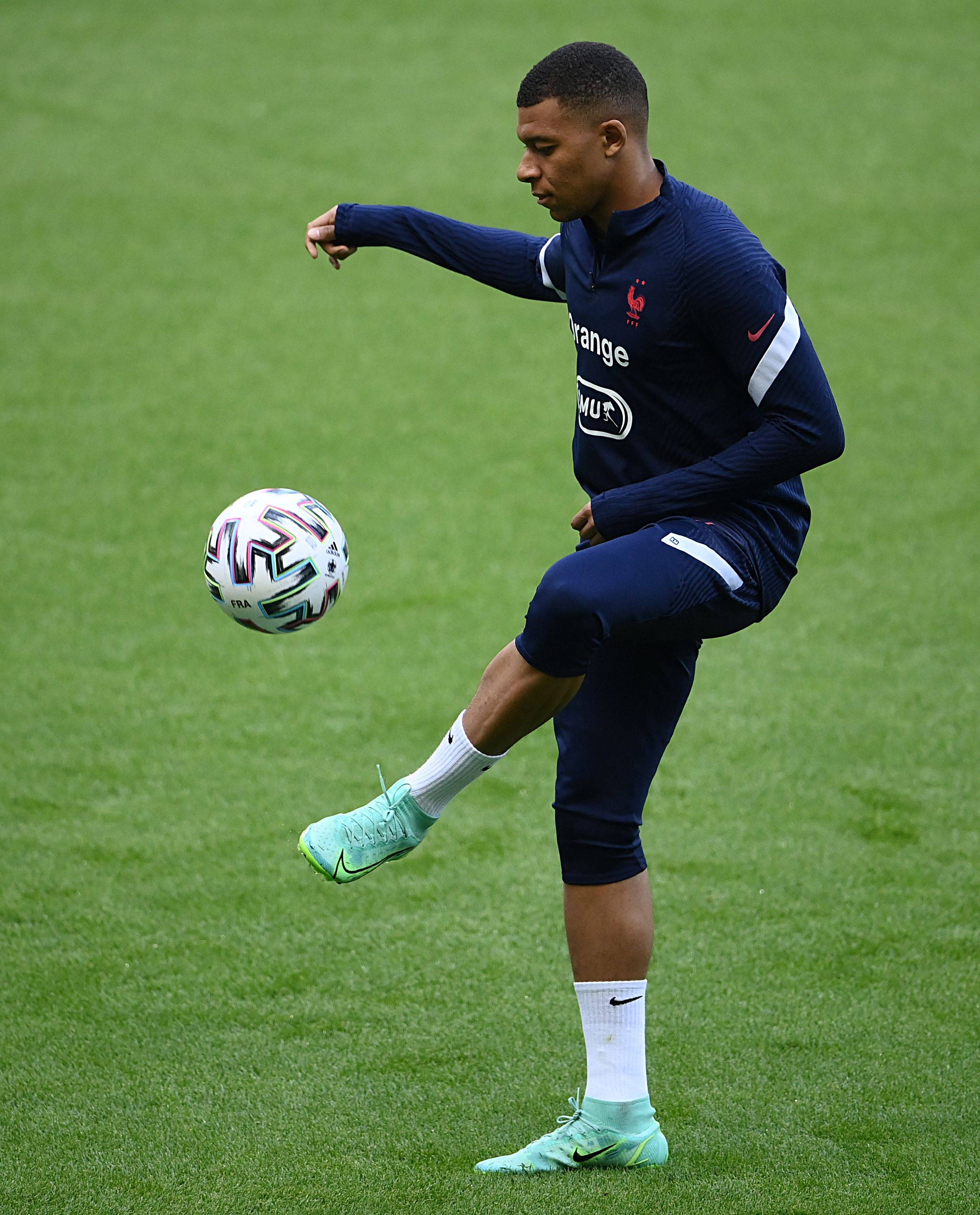 徐阳：邵佳一的融合与沟通能力强；希望更多年轻教练挺身而出（徐阳称邵佳一融合与沟通出色，盼更多年轻教练挺身而出）