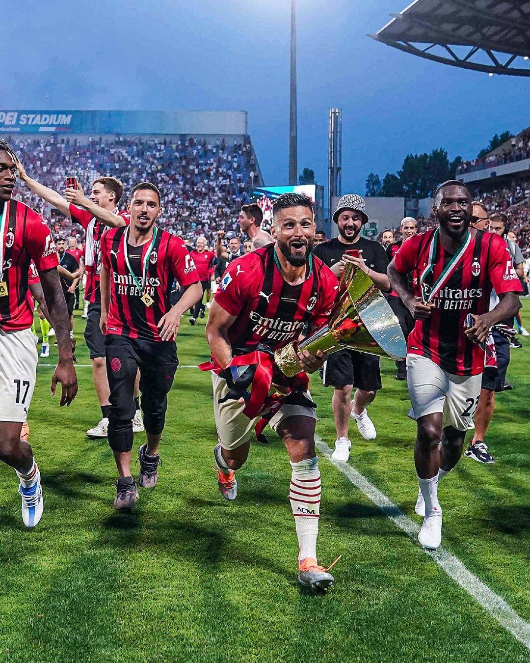 拜仁再度横扫对手，领先德甲积分榜（拜仁再次狂胜，继续领跑德甲积分榜）