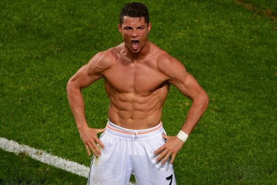 5200万镑+1.2亿空间！利物浦抢卡马文加，皇马卖人悬念炸了？（5200万镑报价+1.2亿预算腾挪！利物浦围猎卡马文加，皇马是否放人成谜？）