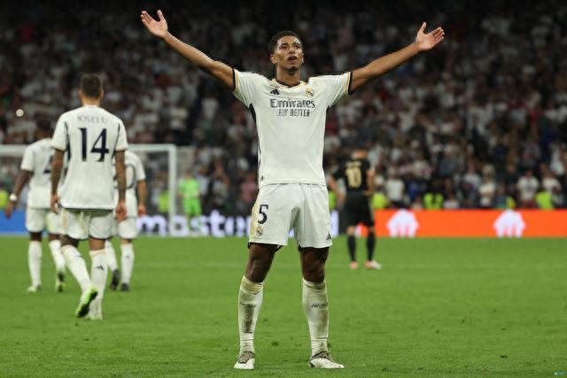 意媒：基耶萨可能冬窗回意甲，国米和米兰都在密切关注（意媒：基耶萨或冬窗重返意甲，国米与米兰高度关注）