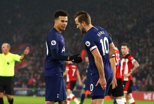 霍伊伦：我和卢卡库是兄弟；决赛打国米还是博洛尼亚都一样（霍伊伦：与卢卡库情同兄弟，决赛遇国米还是博洛尼亚都一样）