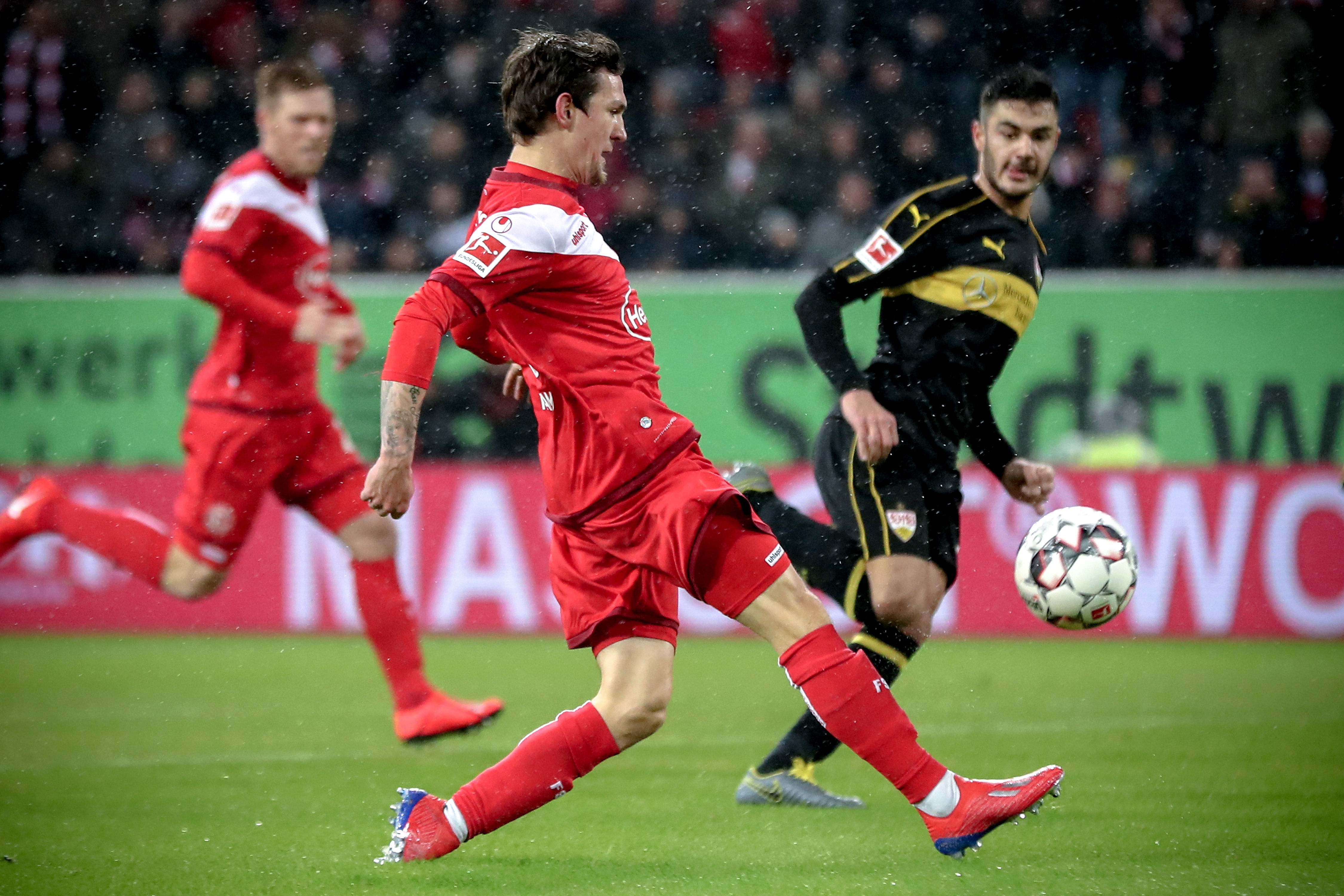 曼联队史引援价最高十位球员 博格巴1.05亿居榜首（曼联史上最贵十笔引援：博格巴以1.05亿居首）