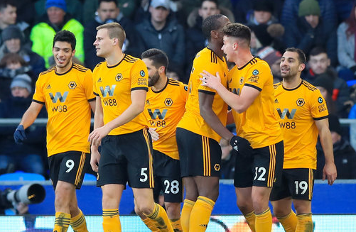 爱德华兹：杰伦·布朗进球后嘲笑我太矮小，这彻底激发了我（爱德华兹：杰伦·布朗进球后讥讽我身高，完全点燃了我的斗志）