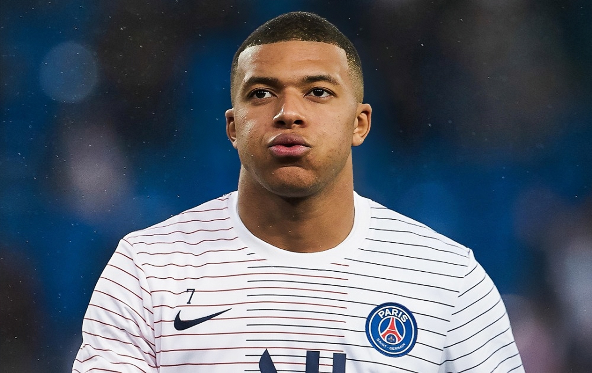 足球欧冠小组榜首争夺白热化（欧冠各组头名争夺战愈演愈烈）