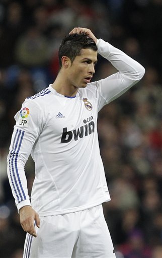 掘金末节爆发约基奇独揽三双（掘金末节发力，约基奇豪揽三双）