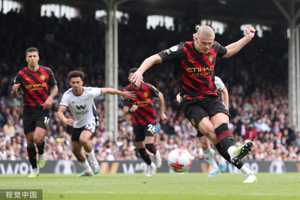 记者：阿根廷全队周四启程前往安哥拉，梅西届时将首发出战（记者称阿根廷全队将于周四启程赴安哥拉，梅西将首发登场）